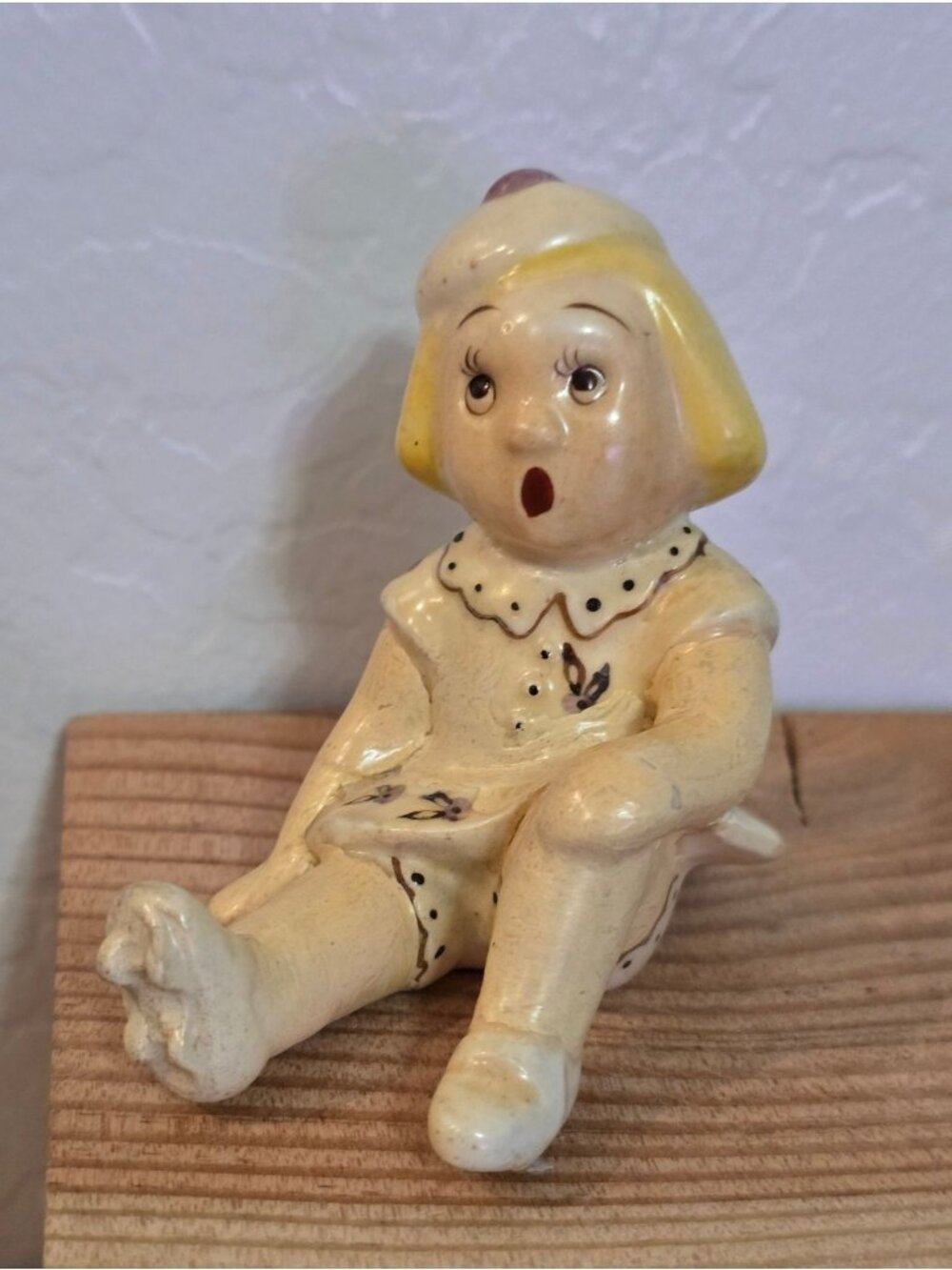 Vintage Hand Painted Ceramic Girl Sitting Made In Occupied Japan 4"